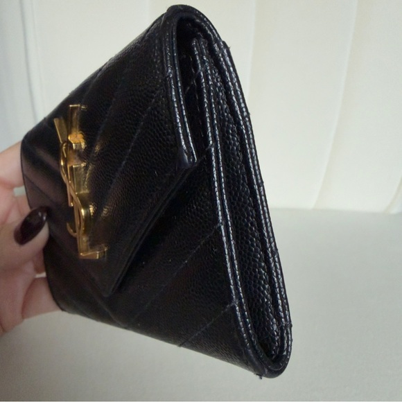 Saint Laurent CASSANDRE MATELASSÉ BLACK ENVELOPE WALLET GRAIN DE POUDRE LEATHER - Picture 6 of 12